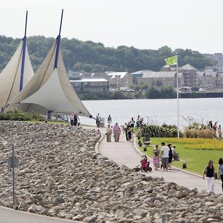 3 Bed Flat Near To Cardiff And Cardiff Bayアパートメント エクステリア 写真