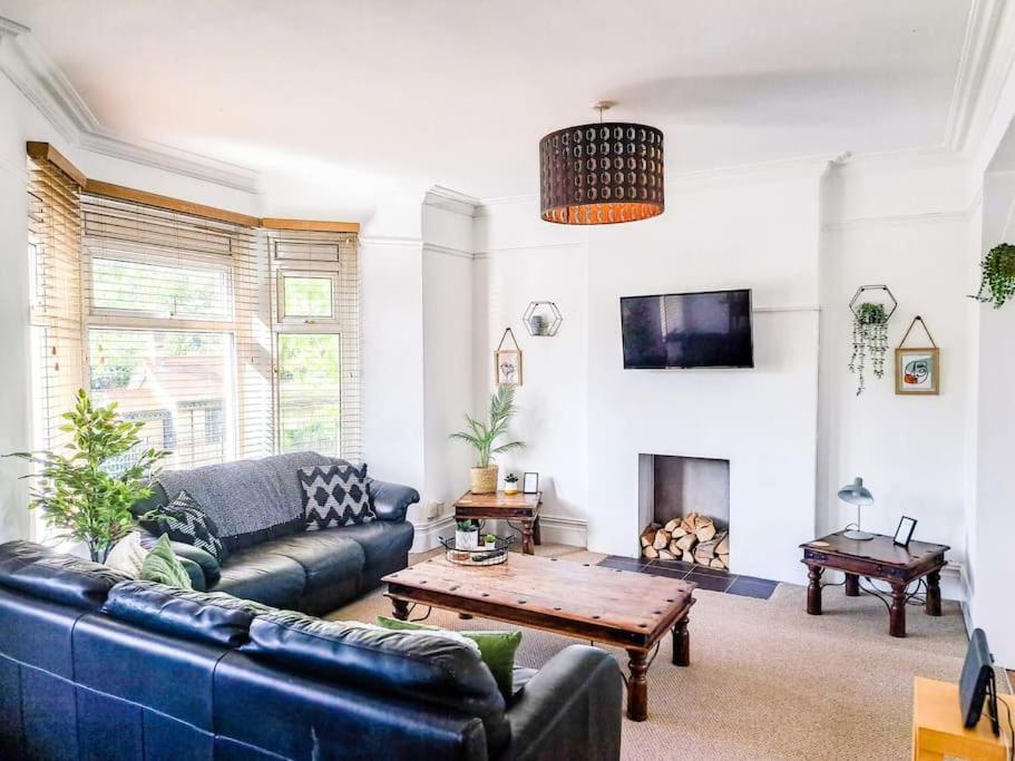 3 Bed Flat Near To Cardiff And Cardiff Bayアパートメント エクステリア 写真