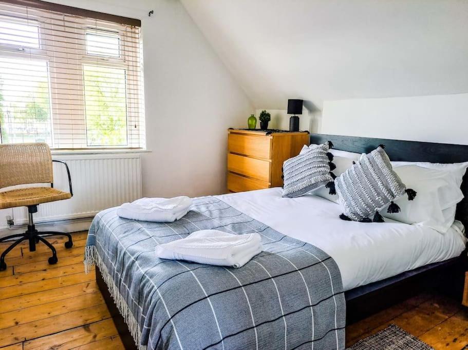 3 Bed Flat Near To Cardiff And Cardiff Bayアパートメント エクステリア 写真