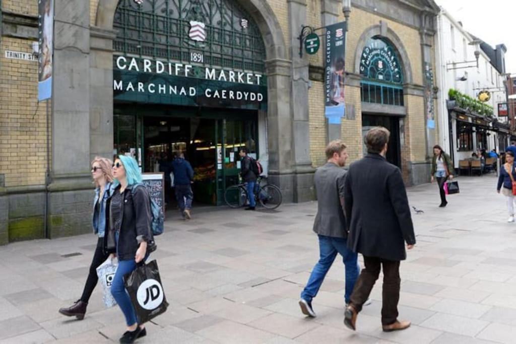 3 Bed Flat Near To Cardiff And Cardiff Bayアパートメント エクステリア 写真