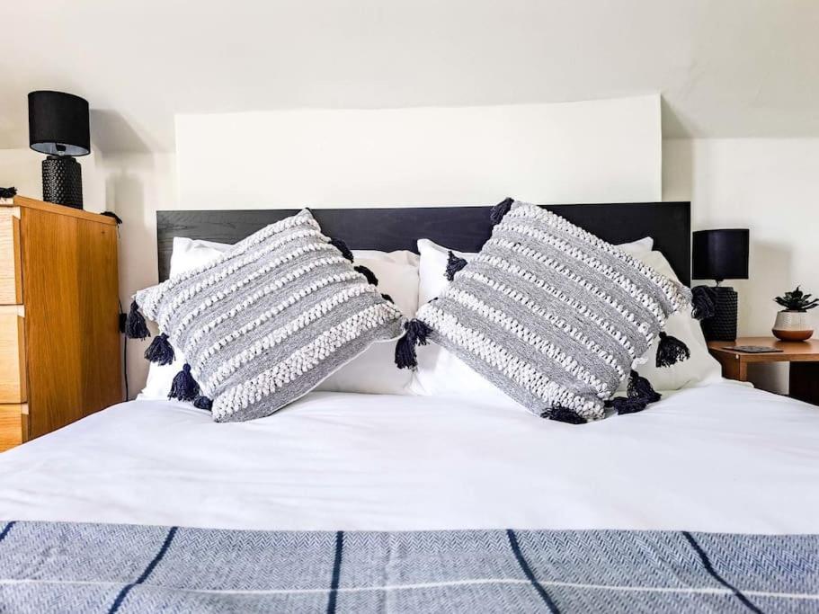 3 Bed Flat Near To Cardiff And Cardiff Bayアパートメント エクステリア 写真